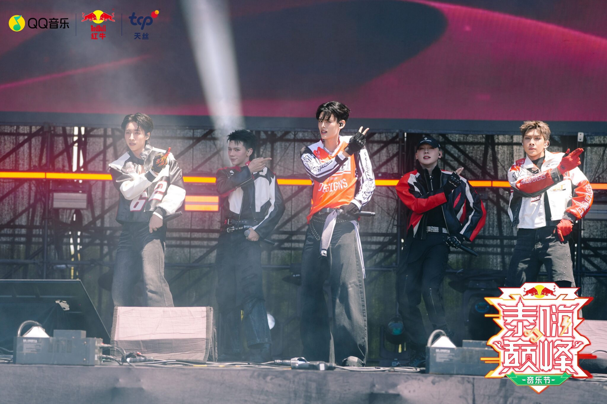 PERSES เสิร์ฟความมันส์สุดม่วน ปลุกกระแส T-POP สะเทือนเวที VERY THAI DIAN FENG MUSIC FESTIVAL ณ กวางโจว ประเทศจีน 7