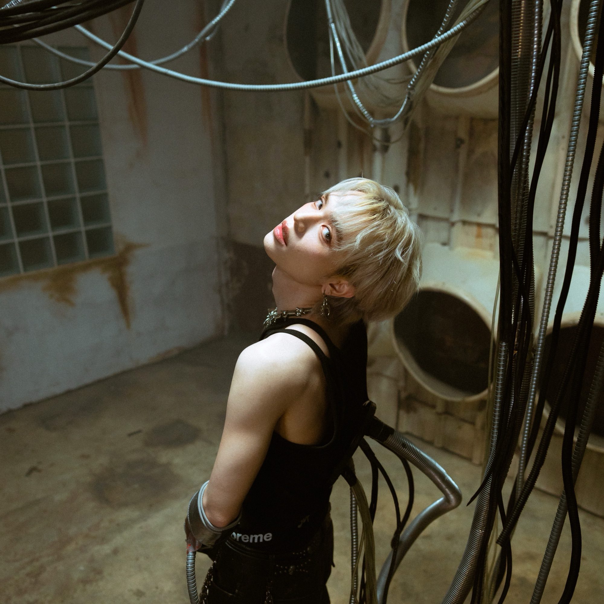 "BABIJ" (James HOWLS) เดบิวต์โซโล่ด้วยซิงเกิล "YOLO" 1