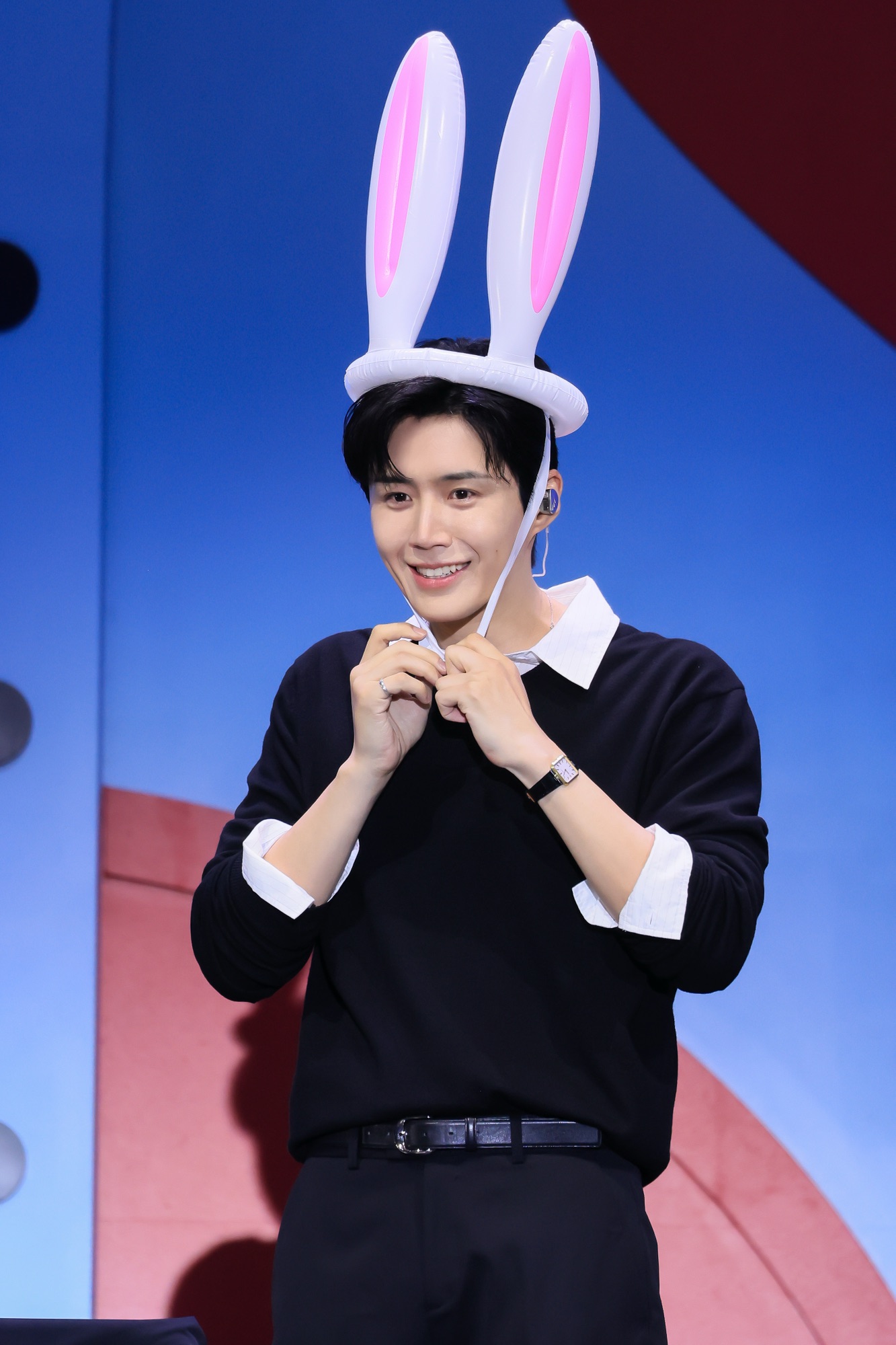โรงงานนี้ผลิตแต่ความรัก! ประมวลภาพความอบอุ่น ‘คิม ซอนโฮ’ เสิร์ฟความสุขล้นฮอลล์ในแฟนมีตติ้ง 2026 KIM SEONHO FANMEETING <LOVE FACTORY> in Bangkok 3