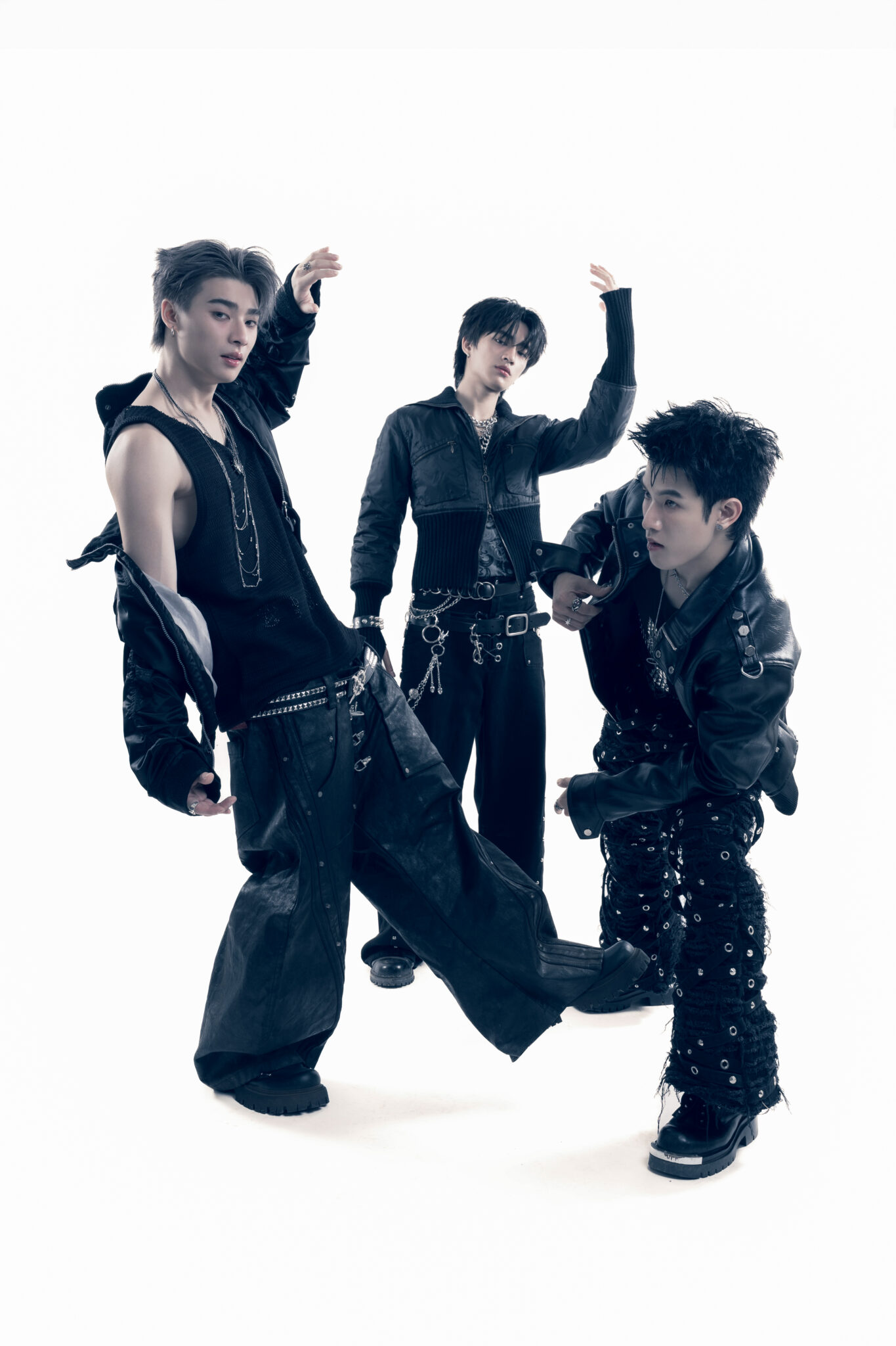 ‘VVV’ คัมแบคสาดเพอร์ฟอร์แมนซ์สุดเดือดใน “TORNADO” 3